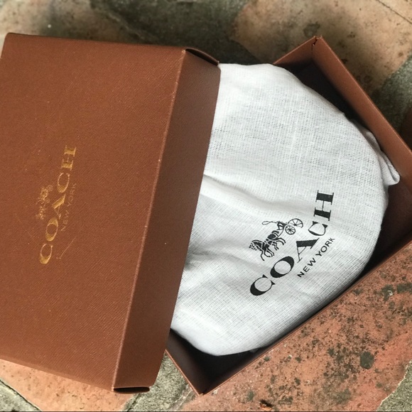 ‼️SOLD‼️Men’s Coach Reversible belt- 42” - Picture 6 of 8